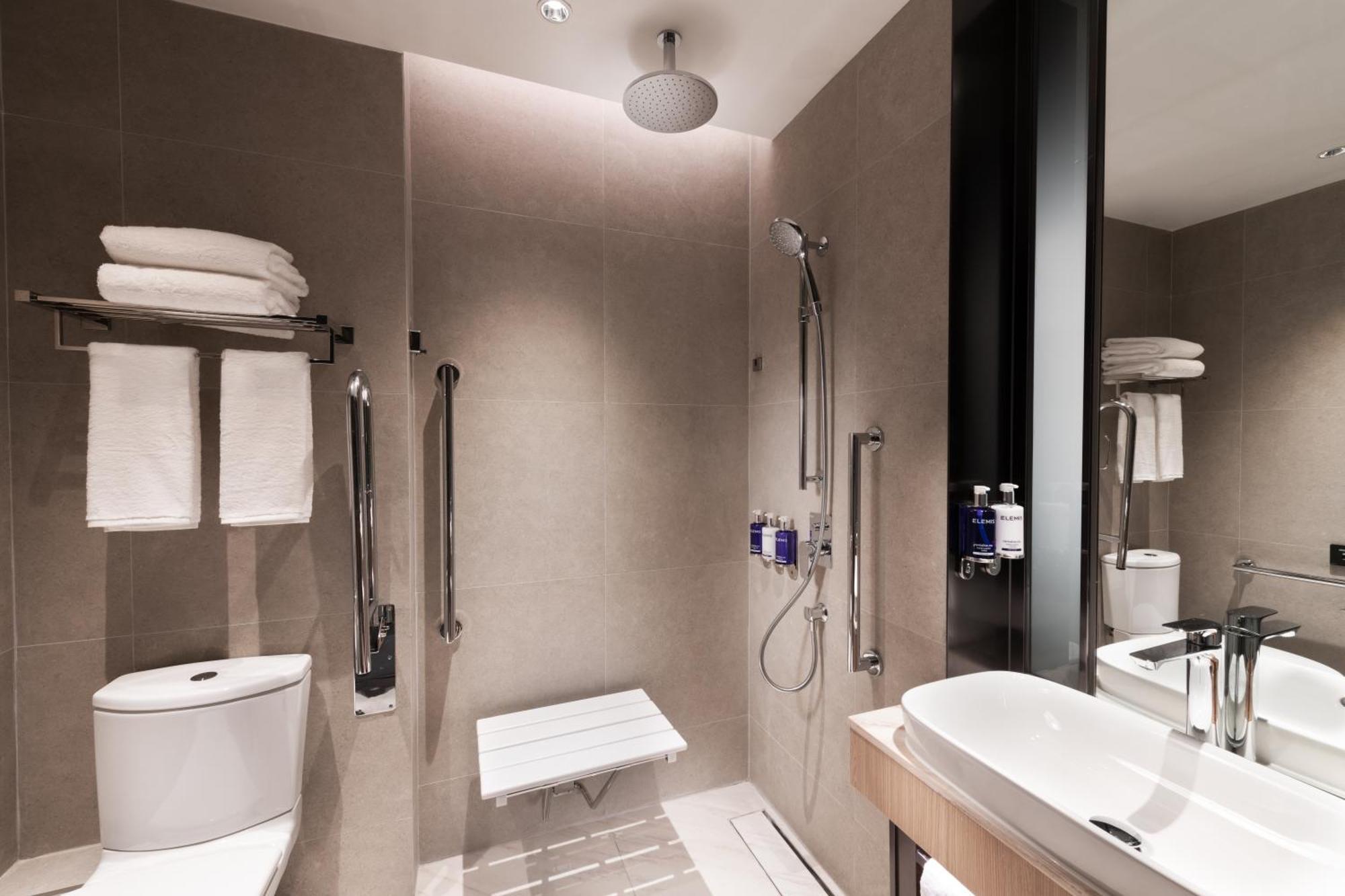 Hotel Dorsett Kai Tak Hong Kong Esterno foto